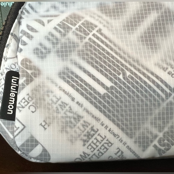 Lululemon Athletica Black and White Cosmetic Bag - Picture 8 of 11